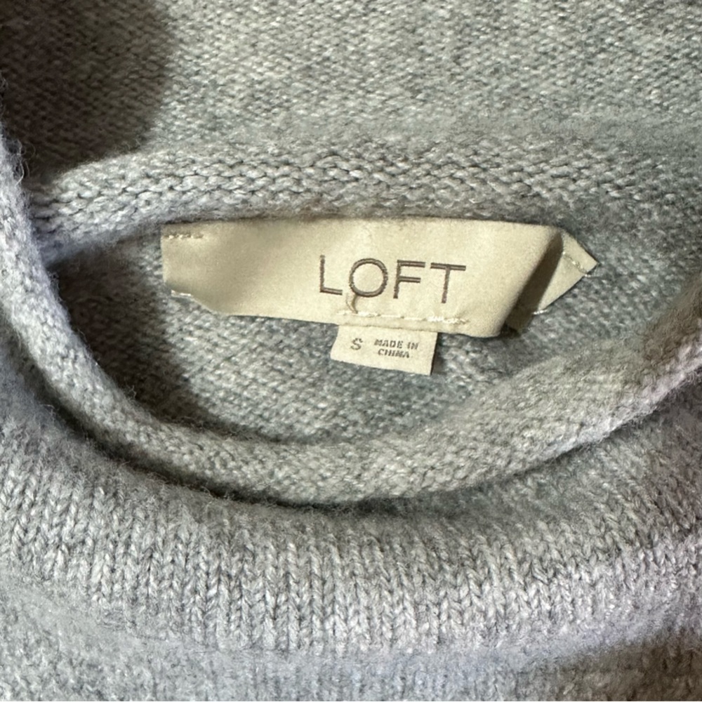 LOFT • SWEATER - Picture 8 of 11